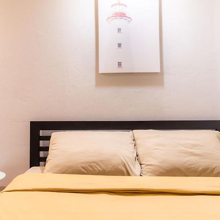 Snoozzze Hostel ใกล้รถไฟฟ้า ย่านบางรัก (Adults Only) Bangkok Dış mekan fotoğraf