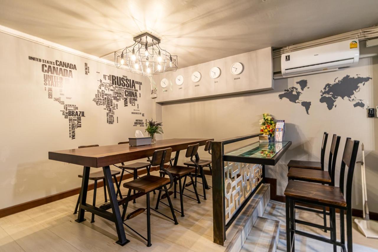 Snoozzze Hostel ใกล้รถไฟฟ้า ย่านบางรัก (Adults Only) Bangkok Dış mekan fotoğraf