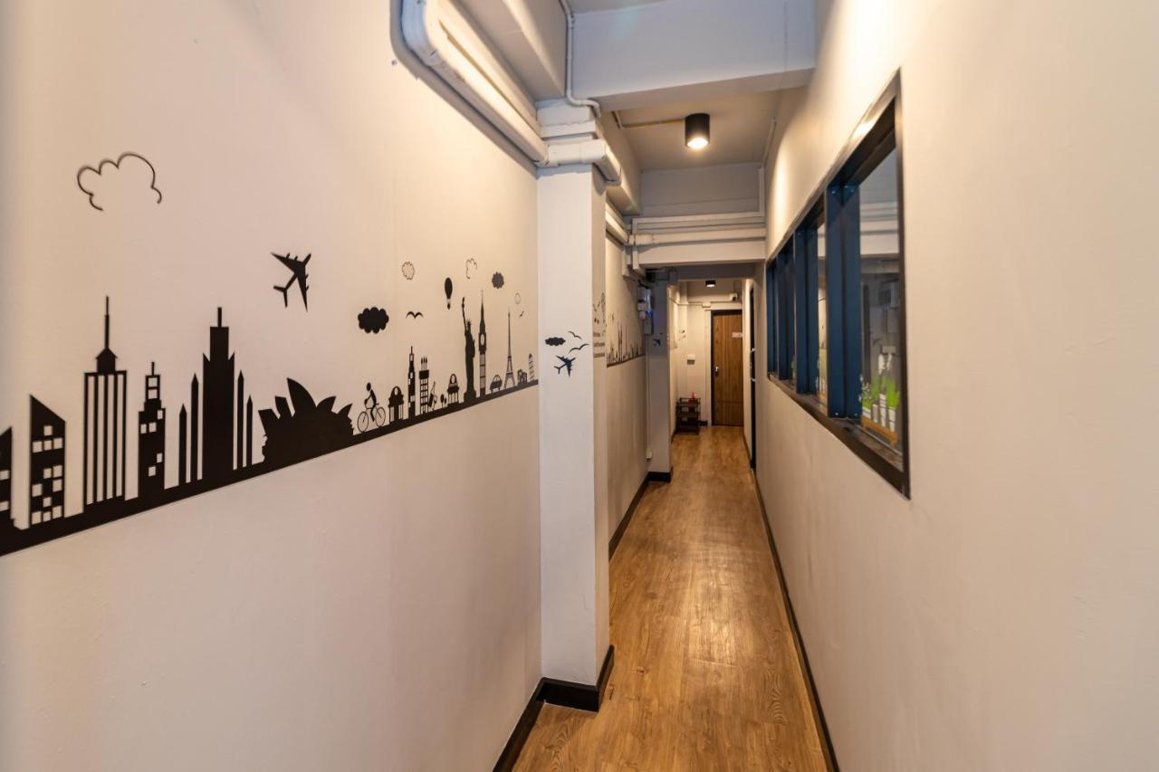 Snoozzze Hostel ใกล้รถไฟฟ้า ย่านบางรัก (Adults Only) Bangkok Dış mekan fotoğraf
