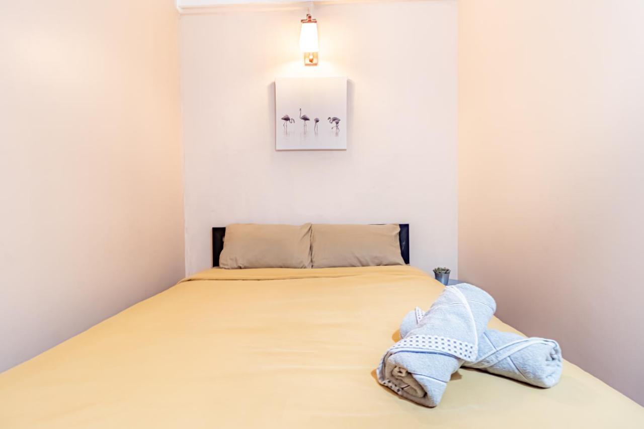 Snoozzze Hostel ใกล้รถไฟฟ้า ย่านบางรัก (Adults Only) Bangkok Dış mekan fotoğraf