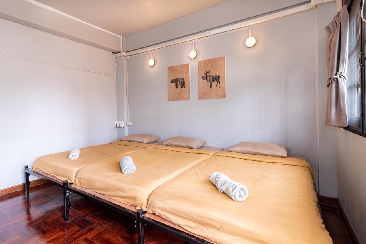 Snoozzze Hostel ใกล้รถไฟฟ้า ย่านบางรัก (Adults Only) Bangkok Dış mekan fotoğraf